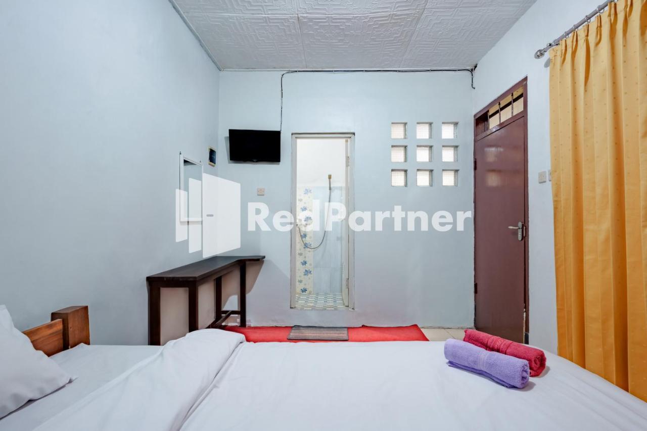 Nafisa Homestay Syariah Near Jatim Park 3 Batu Mitra Reddoorz มะลัง ภายนอก รูปภาพ