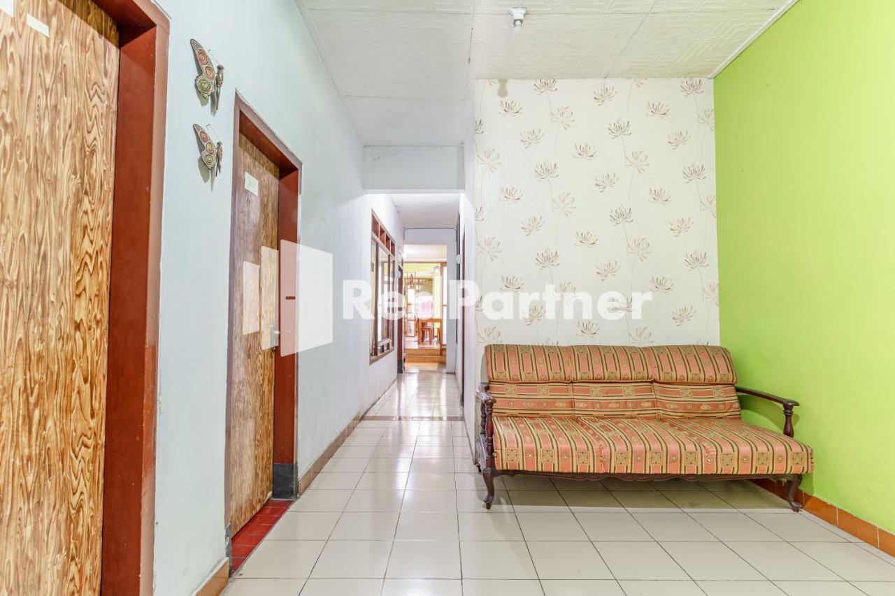 Nafisa Homestay Syariah Near Jatim Park 3 Batu Mitra Reddoorz มะลัง ภายนอก รูปภาพ